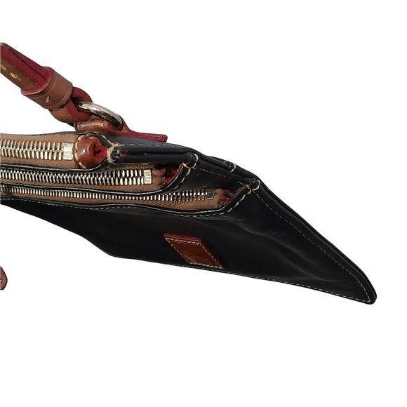 DOONEY & BOURKE! BLACK TEXTURED GENUINE LEATHER, PECAN BROWN TRIM CROSSBODY BAG! - Picture 8 of 13